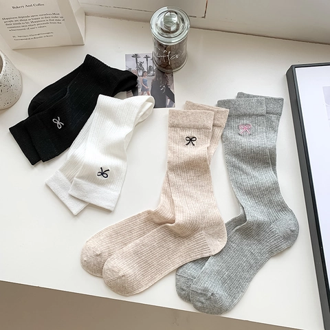 Japanischer Stil Kawaii Slouch Crew Socken Baumwolle Rippenstrick Mit Schleifenstickerei Atmungsaktiv Mode Wadenhoch