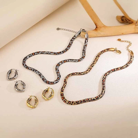 Set di Collana a Catena a Osso di Serpente con Stampa Leopardata e Orecchini a Cerchio in Acciaio Inossidabile Donna