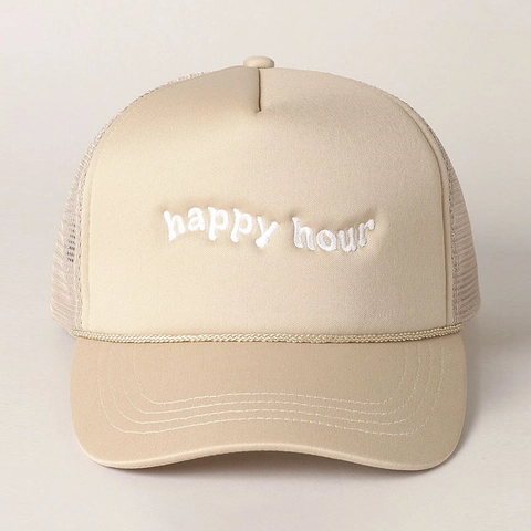 Happy Hour Geborduurde Trucker Hat Mesh Baseball Cap Polyester Verstelbaar Zonbescherming Outdoor Reizen Casual
