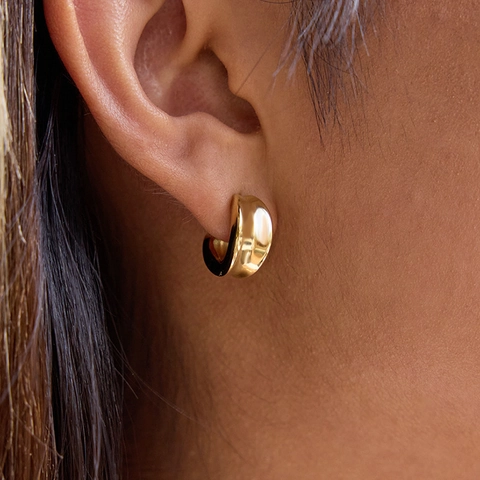 Lussuosi Orecchini a Bottone a Cerchio in Acciaio Inossidabile Oro per Donna Impermeabili Ipoallergenici Design Geometrico a C