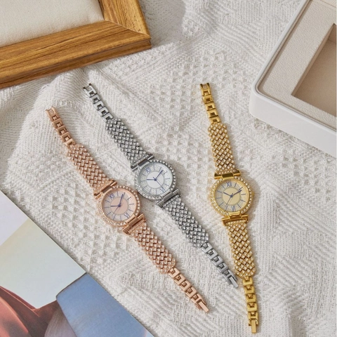 Women Quartz Watch Full Rhinestone Alloy Bracelet Roman Numerals Blue Hands Elegant Fashion Wristwatch