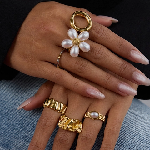 Bagues en Acier Inoxydable Plaquées Or Vintage Pour Femmes Élégant Floral Coeur Texture Lave Bijoux de Doigt Minimalistes