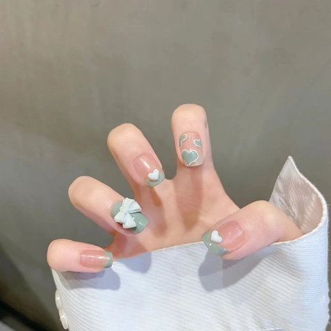 French Press On Nails Kort Vierkant Limoengroen Met 3D Witte Strik Hartpatroon Glanzende Kunstnagels Voor Vrouwen