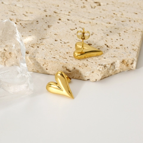 Heart Stud Earrings Stainless Steel 18K Gold Plated Elegant Minimalist Solid Heart Jewelry For Women