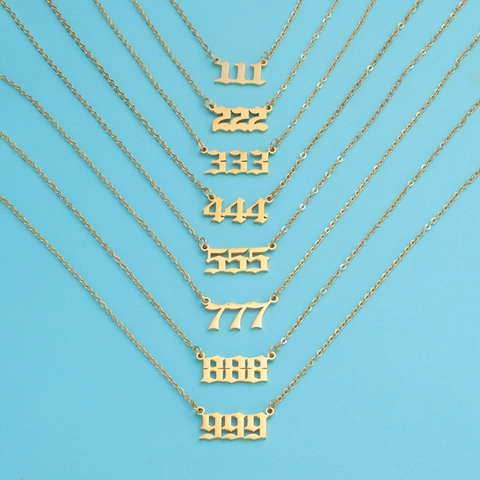 Collar De Número De La Suerte Chapado En Oro De 18K Acero Inoxidable 304 Colgante Fuente Gótica Pulido Espejo Joyas Mujeres