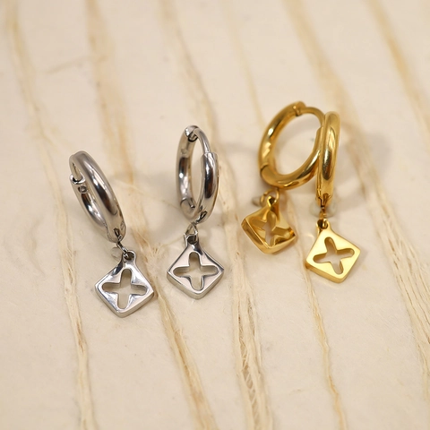 Orecchini a Cerchio con Pendente a Croce in Acciaio Inossidabile per Donna Orecchini Geometrici a Stella Svuotata Gioielli Minimalisti