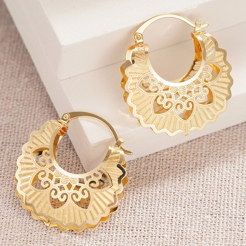 Vintage Hollow Floral Earrings Copper Heart Fan Shape Ethnic Bohemian Style Jewelry Women Fashion Accessory Ornament