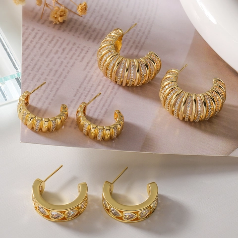 Eleganti Orecchini A Cerchio A Forma Di C Con Zircone A Cuore Rame Placcato Oro Gioielli Di Moda Stile Retrò