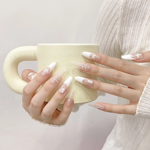 Uñas Postizas French Tip Forma De Almendra Larga Degradado Nude Blanco Mariposa Perlas Artificiales Elegantes Para Mujeres