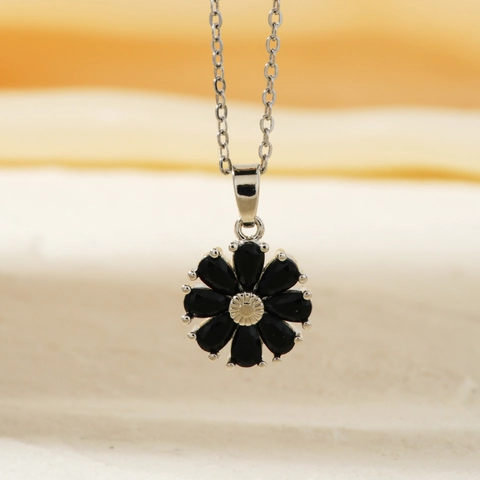 Élégant Collier Pendentif Fleur en Acier Inoxydable pour Femme Bijoux de Chaîne de Clavicule Florale Incrustée de Zirconia Noir