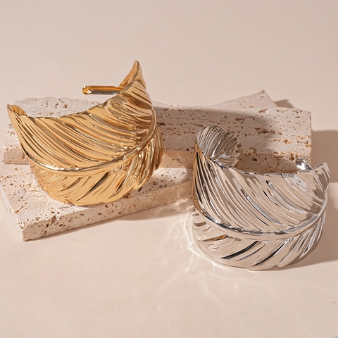 Brazalete De Metal Con Textura De Hoja De Pluma Apertura Ajustable Ancho Para Mujeres Joyas De Moda Estilo Bohemio