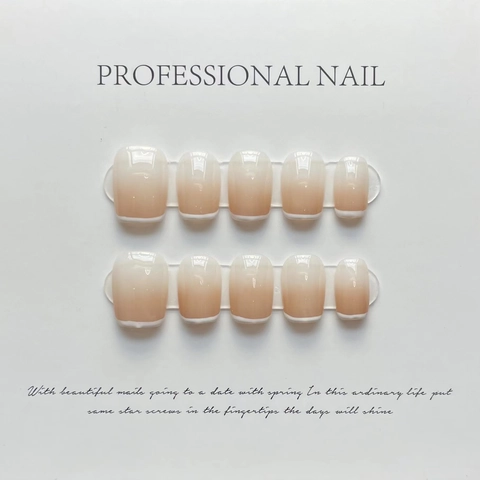 Faux Ongles À Presser Fait Main Dégradé Nude French Court Rond Brillant Ongles Artificiels Femmes Élégant