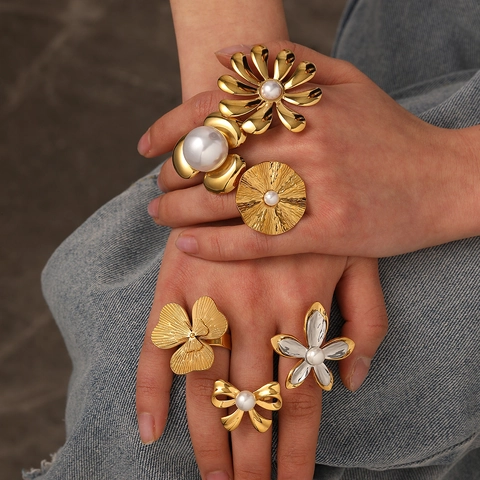Bague Ouverte En Acier Inoxydable Avec Pétale De Fleur Et Künstliche Perle Bijou Réglable Pour Un Look Tendance Et Sophistiqué Women