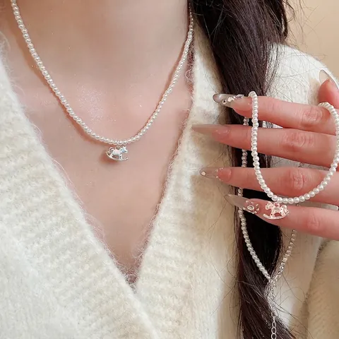 Rocking Horse Pendant Imitation Artificial Pearl Necklace Enamel Copper Clavicle Chain Retro Elegant Jewelry Accessory For Women