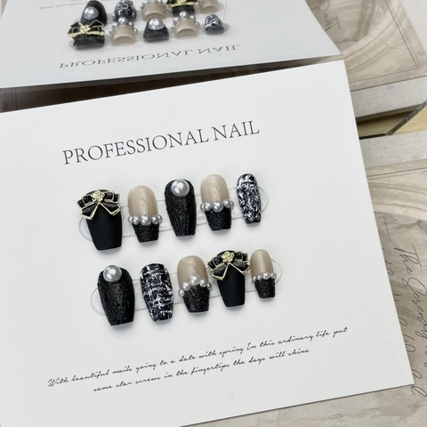 Tweed Press On Nails Handmade Black White Matte With Golden Bowknot Artificial Pearl Decor Elegant False Nails For Women