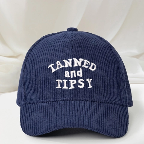 Cappello Da Baseball In Velluto A Coste Ricamato Tanned And Tipsy Lettera Protezione Solare Regolabile Tesa Curva