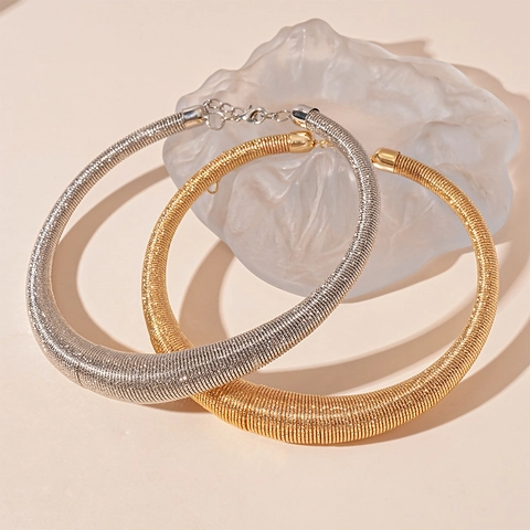 Collier Choker En Métal Exagéré Pour Femmes Texture Spirale Nervurée Style Punk Minimaliste Bijou Fantaisie