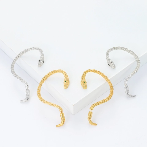Vintage Punk Snake Shaped Ear Cuffs For Women Alloy Metal Animal Crawler Wrap Earrings With Rhinestone Eyes Party Jewelry