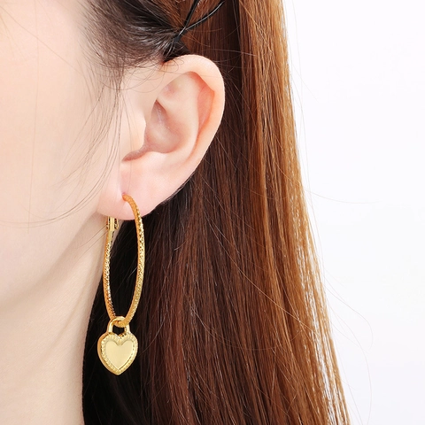 Orecchini A Cerchio Con Ciondolo A Cuore Acciaio Inossidabile Smalto Olio Minimalista Elegante