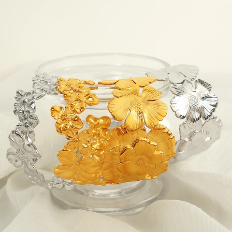 Camellia Bloem Open Manchet Armband Roestvrij Staal Geborsteld Floraal Armband Elegante Sieraden Voor Dames