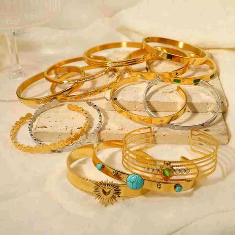Stainless Steel Gold Plated Bangle Bracelet Retro Zirconia Star Pattern Open Cuff Minimalist Jewelry For Women