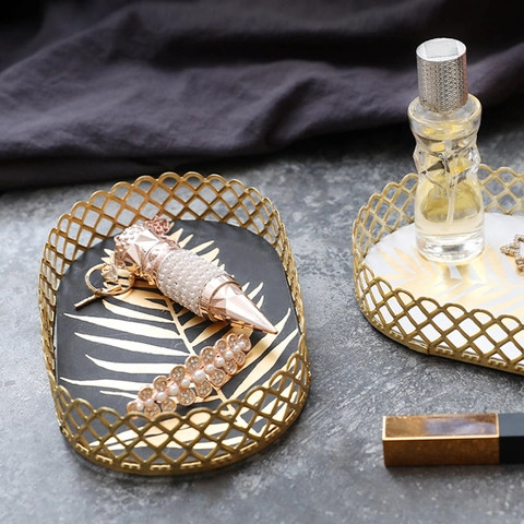 Nordic Luxury Metal Decorative Tray Golden Leaf Pattern Jewelry Storage Organizer For Dresser Desktop Vanity