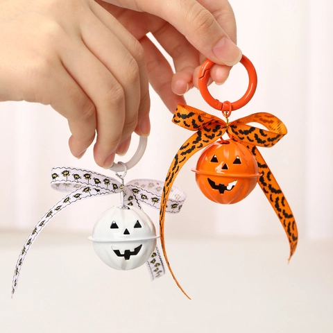 Llavero De Campana De Calabaza De Halloween Metal Jack-O-Lantern Adorno Para Bolso Con Lazo De Cinta Regalo De Fiesta