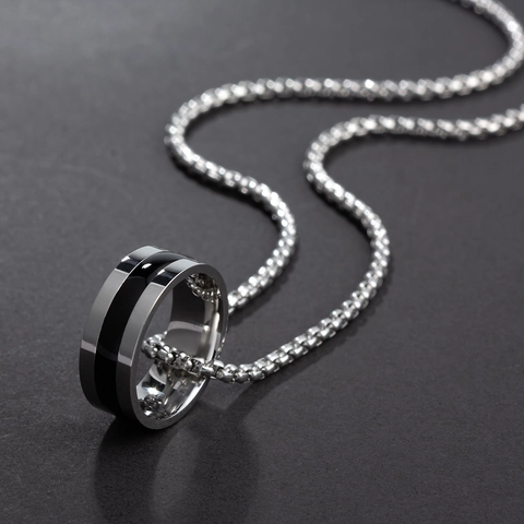 Collana Minimalista con Ciondolo ad Anello in Acciaio al Titanio per Uomo Donna Argento Nero Gioielli Geometrici in Smalto Catena a O