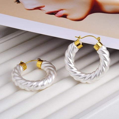 Orecchini A Cerchio Intrecciati Retrò Francese Bianco Perla Artificial Forma C Rame Placcato Oro Resina Gioielli Minimalisti Donna