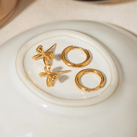 Minimalistische Schleifenstecker Und Creolen 18K Vergoldeter Edelstahl INS Stil Eleganter Schmuck Für Frauen