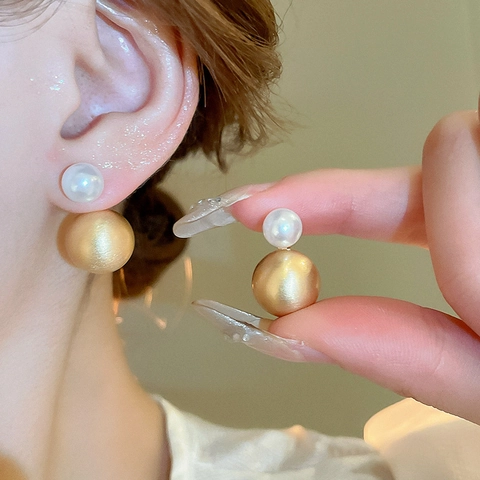 Orecchini A Lobo Doppia Faccia Con Perla Artificial Sintetica E Sfera In Metallo Placcato Oro Opaco Gioielli Geometrici Vintage Con Perno In Argento