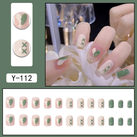 Short Press On Nails Heart Pattern Color Block Glitter Artificial Fake Nails Square Shape For Women Summer Style