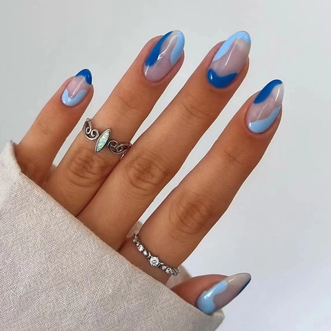 Blaue Meersalz Rippel Press-on Nägel Abstrakte Wasserwelle Lange Runde Künstliche Nägel