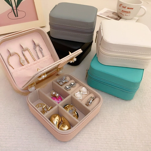 Portable Jewelry Box PU Leather Travel Storage Organizer Case With Mirror And Zip Closure For Rings Earrings Necklaces
