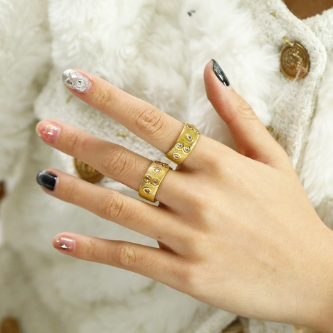 Vintage Titanium Steel Adjustable Ring For Women Colorful Zircon Inlaid Vertical Striped Texture Fashion Jewelry Accessory