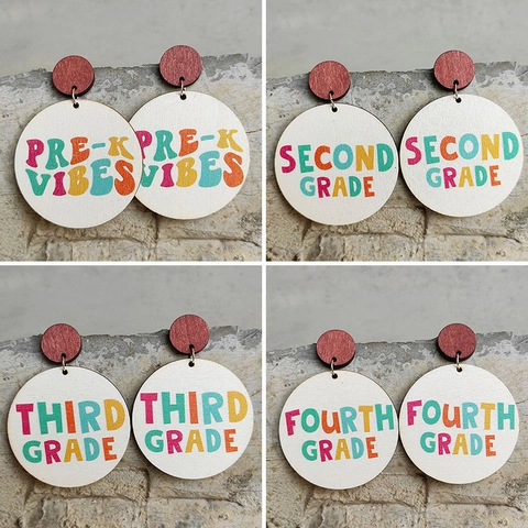 Holz Hängeohrringe Mit Stahl Ohrstecker Rund Schule Lehrer Schüler Geschenk Bunte Klassenbuchstaben Druck Neuheit
