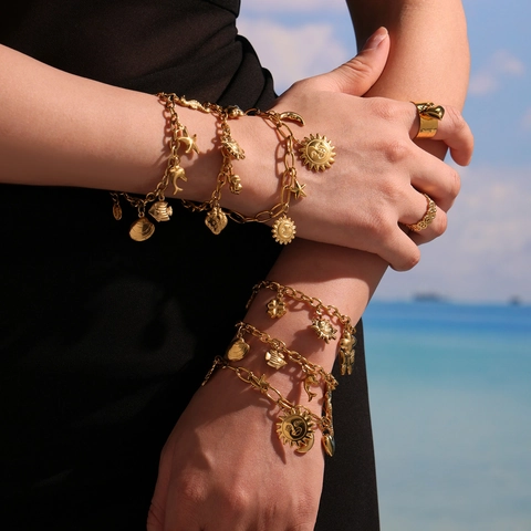 Vergoldetes Edelstahl Charm Armband Mit Sonnen Schmetterlings Und Erdbeer Anhängern Für Damen Sommer Strand Mode Schmuck