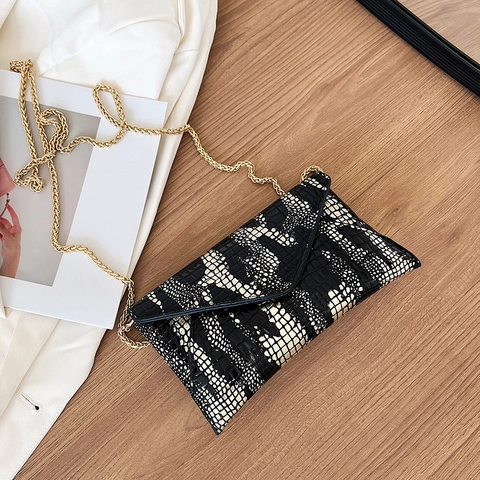 Women Envelope Chain Shoulder Bag Crocodile Pattern PU Leather Small Square Crossbody Handbag For Daily Fashion Party