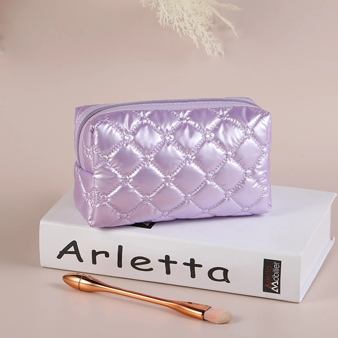 Quilted Makeup Bag Glossy Diamond Pattern Padded Cosmetic Organizer Waterproof Travel Pouch Heart Zipper For Women