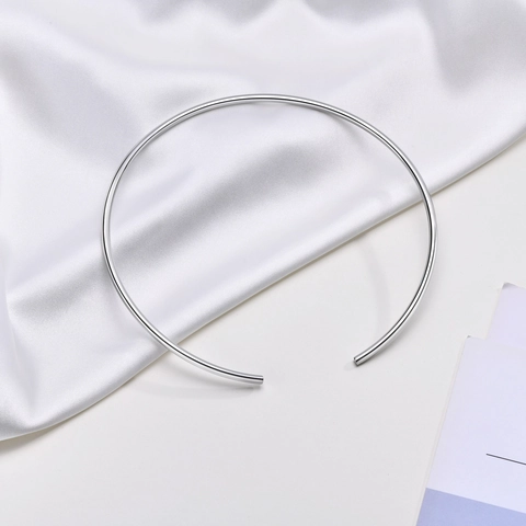 Collana Girocollo Rigida Minimalista In Acciaio Inossidabile Placcato Oro 18K Lucido Specchio Per Donna