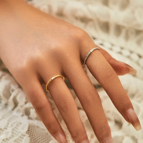Geometrischer Gehämmerter Ring Aus 925 Sterlingsilber Mit Rechteckigem Zirkon Minimalistischer Eleganter Schmuck Damen