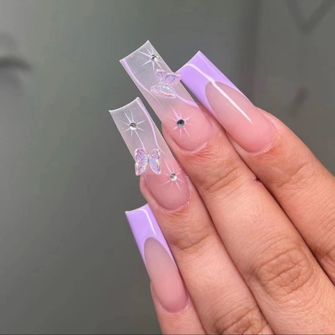Lila French Tip Press On Nails Mit 3D Schmetterling Und Strass Lange Eckige Künstliche Nägel Damen Elegant