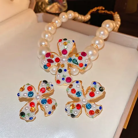 Vintage Floral Artificial Pearl Necklace And Earrings Multi Color Rhinestone Golden Alloy Palace Style Elegant Women Accessory