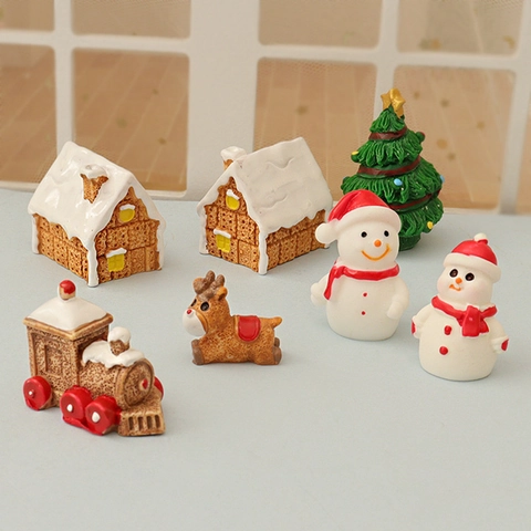 Figuras Miniatura De Navidad Resina Muñeco De Nieve Casa De Jengibre Reno Tren Micro Paisaje DIY Decoración Hogar Festiva Adornos Escritorio