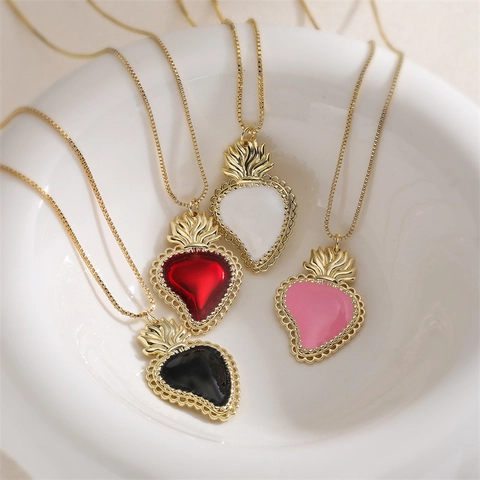 Vintage Sacred Heart Pendant Necklace For Women Copper Enamel Flame Crown Design Gothic Retro Style Jewelry