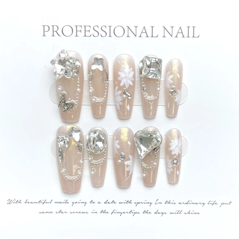 Handmade Press On Nails Long Coffin Pink Nude Cat Eye With Large Rhinestones White Flower Artificial Pearl Chain Reusable Luxury