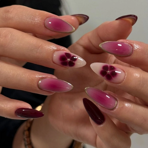 Uñas Postizas Press On Forma De Almendra Degradado Púrpura Diseño Floral Con Borde Dorado Uñas Largas Brillantes Para Mujeres