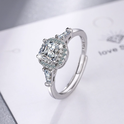 Luxurious Copper Plated White Gold Square Zirconia Halo Ring For Women Adjustable Geometric Fashion Engagement Jewelry Finger Ring