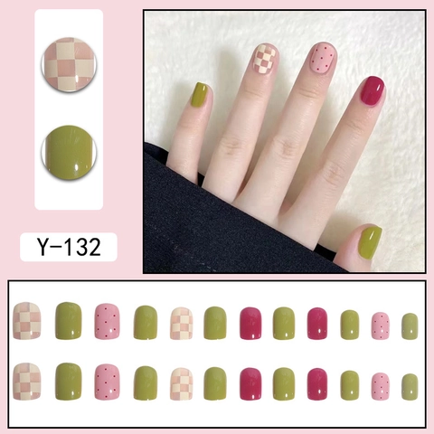 Unghie Finte Press On Corte Arrotondate Scacchiera Puntini Verde Oliva Rosa Rosso Lucido Plastica Per Donne