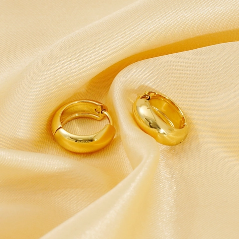 Orecchini A Cerchio Minimalisti Acciaio Inossidabile Placcato Oro 18K Lucidato A Specchio Gioielli Vintage Per Donna